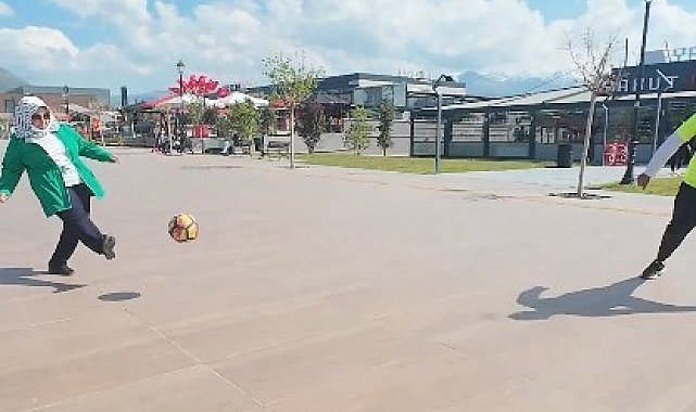 Büyükşehir Spor A.Ş.'den millet bahçesinde vatandaşları spora kaynaştıran uygulama