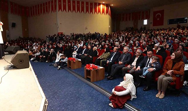 Büyükşehir'in aile eğitimi söyleşisi yoğun ilgi gördü