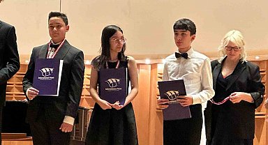 Büyükşehir'in piyanistleri Ankara'dan ödülle döndü