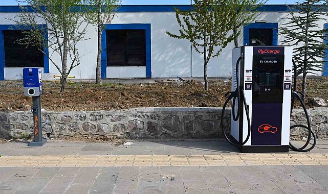 ÇAKÜ'ye elektrikli araç şarj istasyonu kuruldu