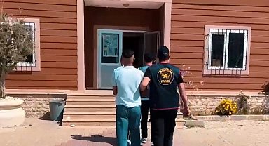 Çaldıkları motosikleti otlarla kapatıp sakladılar