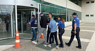 Çaldıkları plakayı başka araca takıp kaçtılar, Sakarya'da yakalandılar