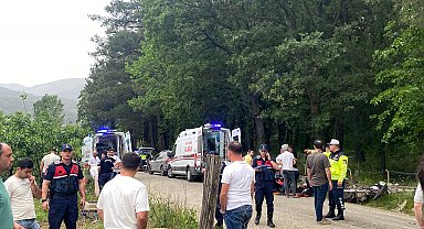 Çanakkale'de otomobil ile motosiklet çarpıştı: 4 yaralı