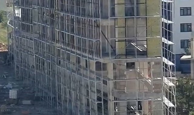 Çatıdaki tehlikeli çalışma kamerada