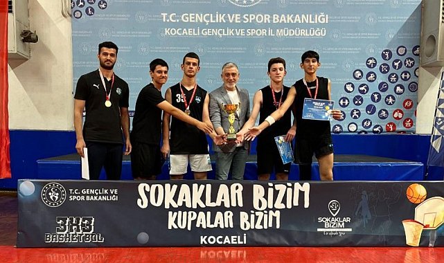 Çayırova'nın genç basketbolcuları il şampiyonu oldu