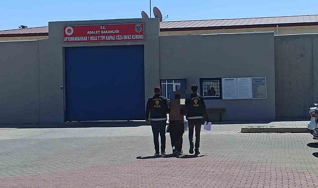 Çeşitli suçlardan 10 yıldır aranan şahsı polis yakaladı