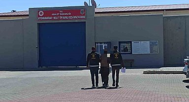 Çeşitli suçlardan 10 yıldır aranan şahsı polis yakaladı