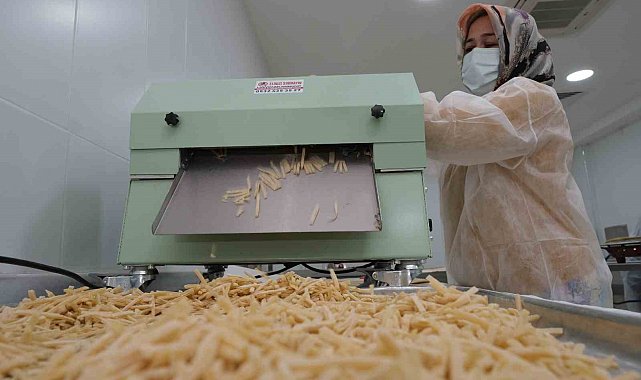 Çiftçi yetiştiriyor, kadınlar üretiyor tüketici uygun fiyata sağlıklı tüketiyor