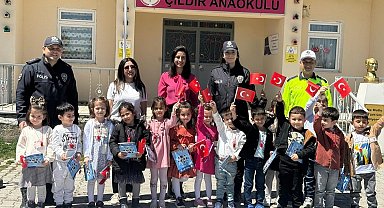 Çıldır'da anaokulu öğrencilerine trafik eğitimi