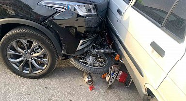 Cipin çarptığı motosikletin sürücüsü canını son anda kurtardı
