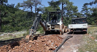 Çırpı Mahallesinin içme suyu hatlarını yenileniyor
