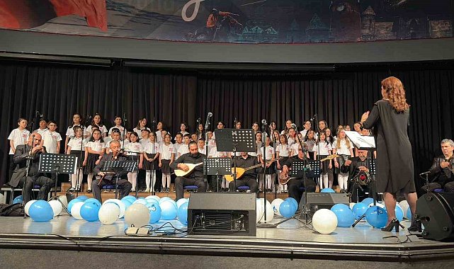 Çocuk korosundan muhteşem konser
