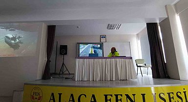 Çorum'un Alaca ilçesinde lise öğrencilerine motosiklet güvenliği semineri