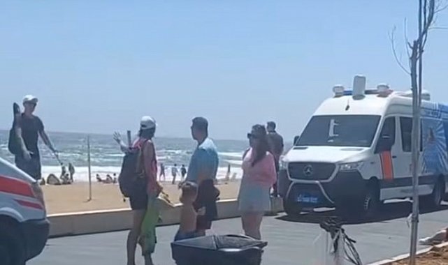 Dalgalı denize giren genç boğularak hayatını kaybetti