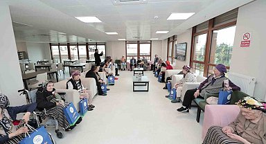 Darülaceze'de Anneler Günü sürprizi: Duygu dolu anlar yaşandı