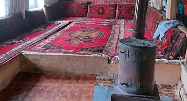 Demir kapıyı açamayınca duvarı deldiler, 500 bin TL değerinde halıyı çaldılar