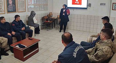 Demirözü jandarma personeline kadına yönelik şiddetle mücadele eğitimi verildi