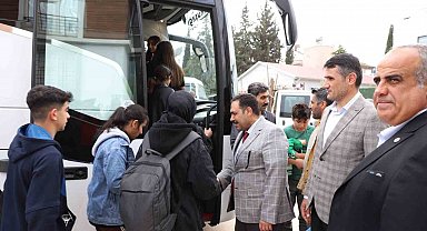 Depremde ebeveynlerini kaybeden çocuklara moral gezisi