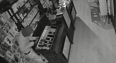 Depremzede esnafın konteyneri soyuldu: 10 dakikada 500 bin TL'lik ürün gitti