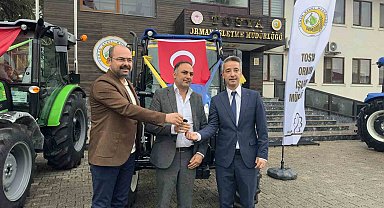 Devlet destekli traktörler çiftçilere törenle teslim edildi