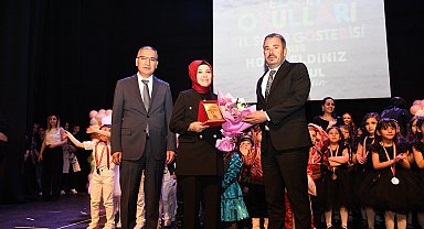 Devlet Tiyatroları Pursaklar Sahnesi'nde minikler için mezuniyet töreni düzenledi