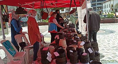 Devrek'te Anneler Günü alışveriş festivali ilgi gördü