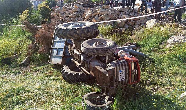 Devrilen traktörün altında kalan 11 yaşındaki çocuk öldü, 4 kişi yaralandı