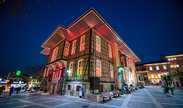 Dezenformasyonla Mücadele Merkezi: "Vakıflar, tarihi belediye binasına el koymadı"