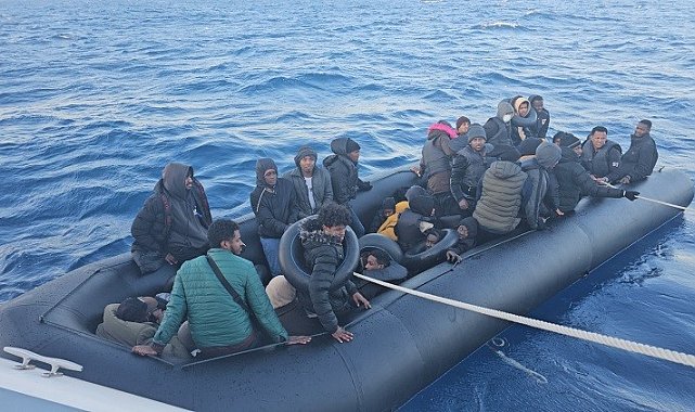 Didim'de 42 düzensiz göçmen kurtarıldı