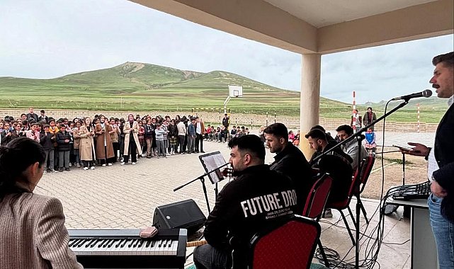 Diyadin'de öğrencilere moral konseri