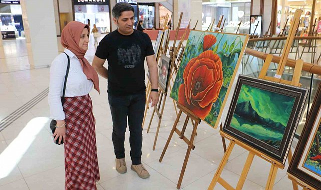 Diyarbakır'da 'Öğretmen Renkleri' resim sergisi açıldı