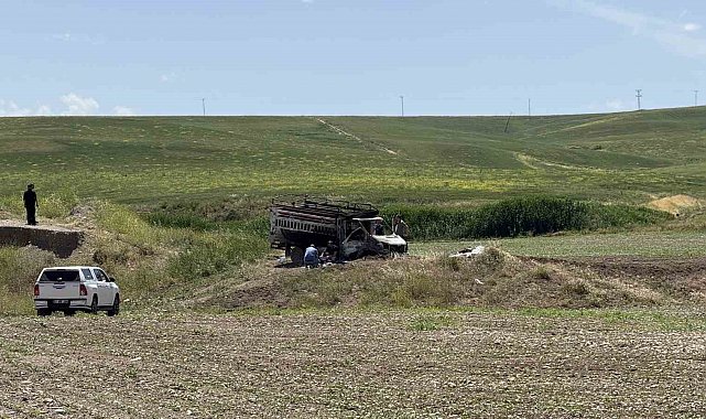 Diyarbakır'da baba oğul kamyonetle yanmış halde bulundu