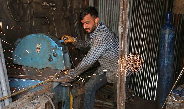 Diyarbakır'da hurdacı esnafı 1 Mayıs'ta da çalıştı