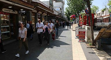 Diyarbakır'da vatandaş ve esnaf, PKK'nın fesih kararını olumlu değerlendirdi