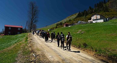 Doğa yürüyüşlerinde rota bu kez Dikmen Yaylası'ydı