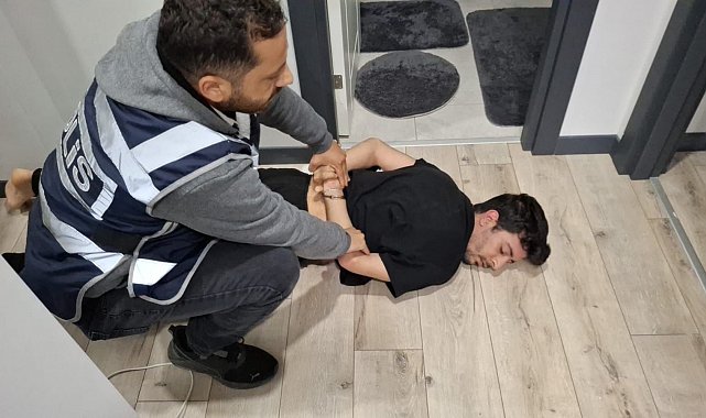 Dolandırıcı şebekesi böyle çökertildi... 12 kişinin tutuklandığı operasyon anı kamerada