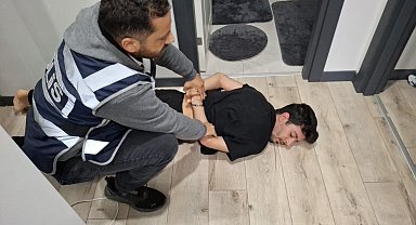 Dolandırıcı şebekesi böyle çökertildi... 12 kişinin tutuklandığı operasyon anı kamerada