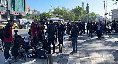 Dolmabahçe'de Ukrayna-Rusya heyeti arasındaki görüşmeye basından yoğun ilgi