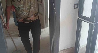 Dörtyol'da eve yılan girdi