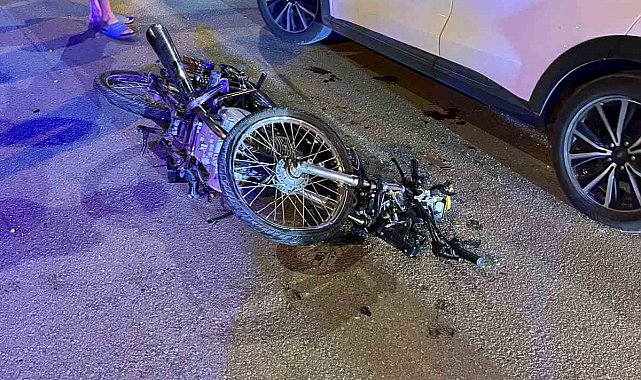 Dörtyol'da otomobille çarpışan motosiklet hurdaya döndü: 1'i ağır 2 yaralı