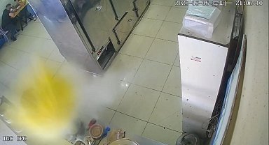 Düdüklü tencere patladı, lokanta çalışanı saniyelerle kurtuldu: O anlar kamerada