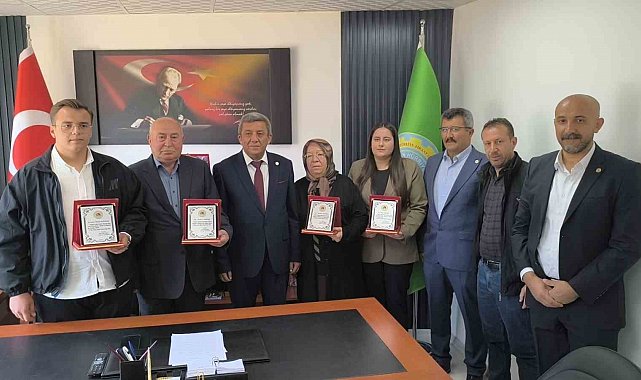 Dünya Çiftçiler Günü'nde genç ve yaşlı çiftçiler ödül aldı