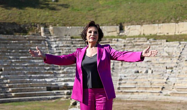 Düzce Film Festivali'nde Hülya Koçyiğit'e 'Yaşam Boyu Onur Ödülü'