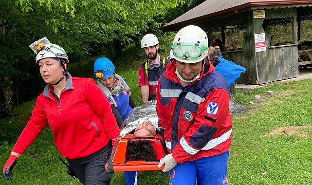 Düzce'de UMKE temel ve medikal kurtarma eğitimi gerçekleştirildi