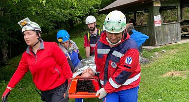 Düzce'de UMKE temel ve medikal kurtarma eğitimi gerçekleştirildi