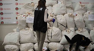 Edirne Kapıkule'de X-ray taraması yapılan otobüste 233 kilo esrar ele geçirildi