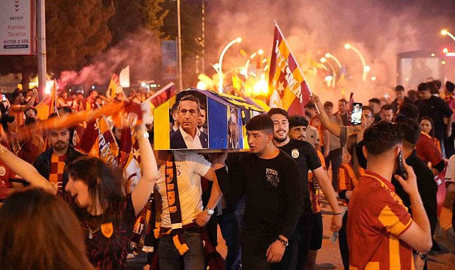 Edirne'de Galatasaray taraftarından ilginç şampiyonluk kutlaması