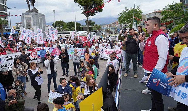 Edremit'te 1 Mayıs Emek ve Dayanışma Günü kutlandı