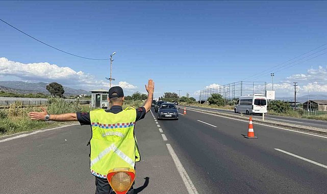 Efeler'de jandarmadan eş zamanlı şok uygulama