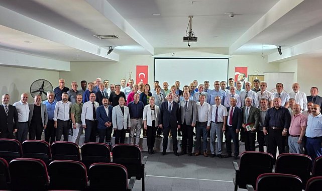 Efeler'de öğretmenlere yapay zeka eğitimi verildi